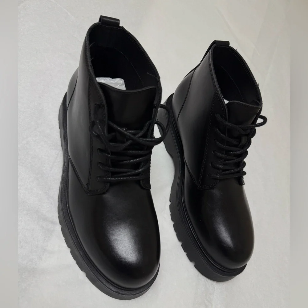NwOT; Zara Men lace up boots with chunky Sole